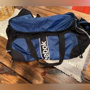 Reebok Blue and Black Men's Large Duffle Bag, GUC, multiple compartments